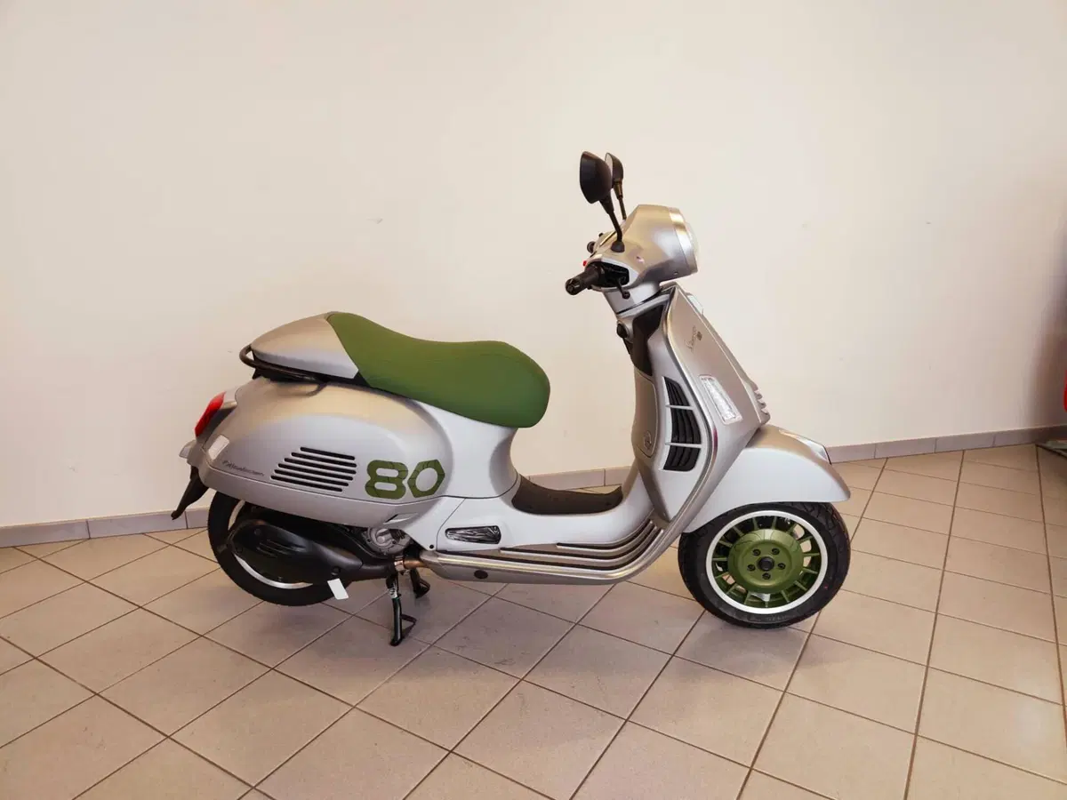 Vespa GTS 310 Edizione Ottantesimo (2026) (4)