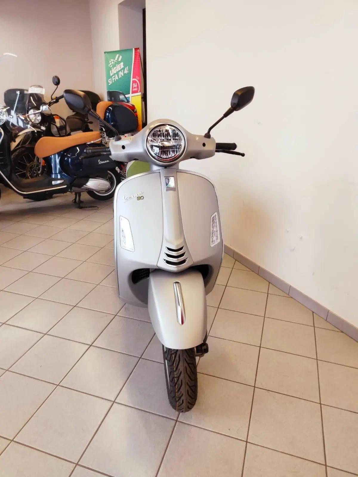 Vespa GTS 310 Edizione Ottantesimo (2026) (7)