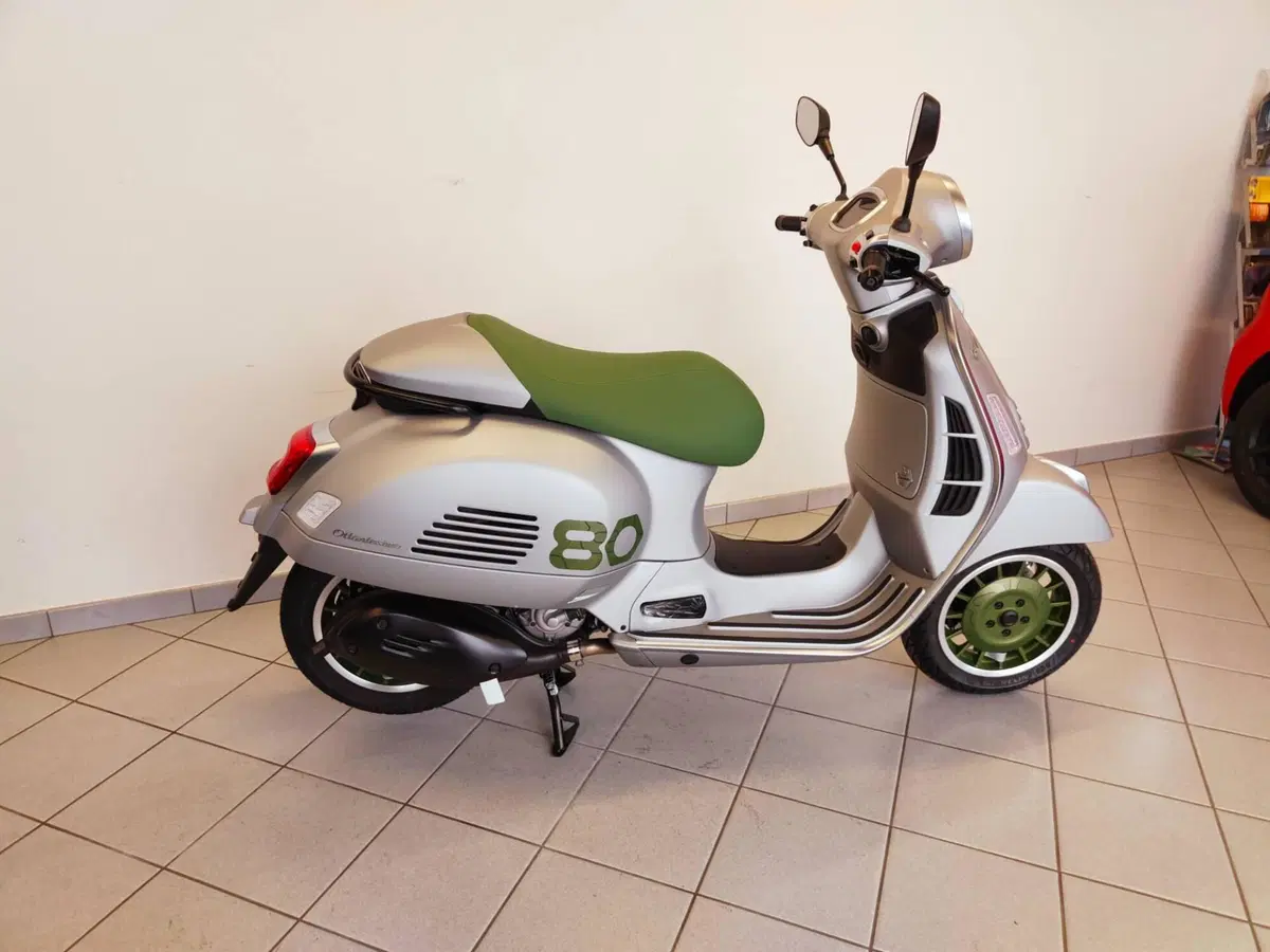 Vespa GTS 310 Edizione Ottantesimo (2026) (8)
