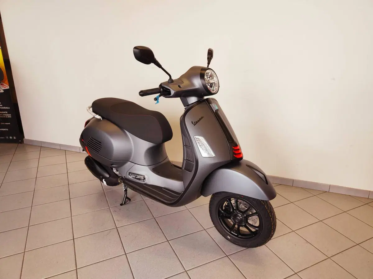 Vespa GTS 310 Supersport (2025 - 26) (2)