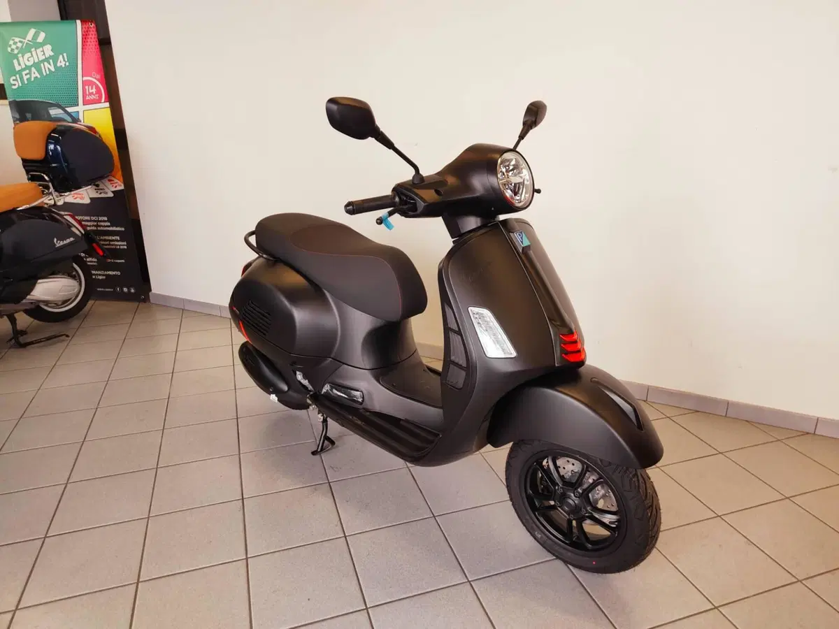 Vespa GTS 310 Supersport (2025 - 26) (2)