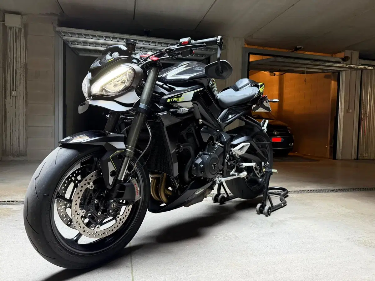 Triumph Street Triple 765 RS (2023 - 26) (3)