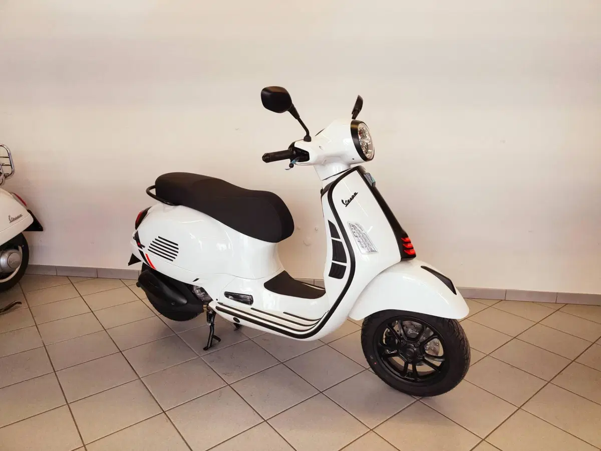 Vespa GTS 310 Supersport (2025 - 26) (2)