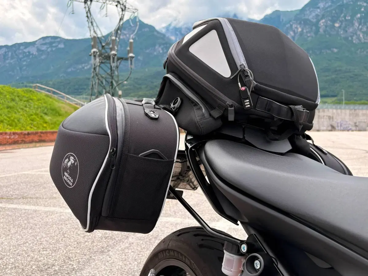 Yamaha MT-07 Pure (2023 - 25) (17)