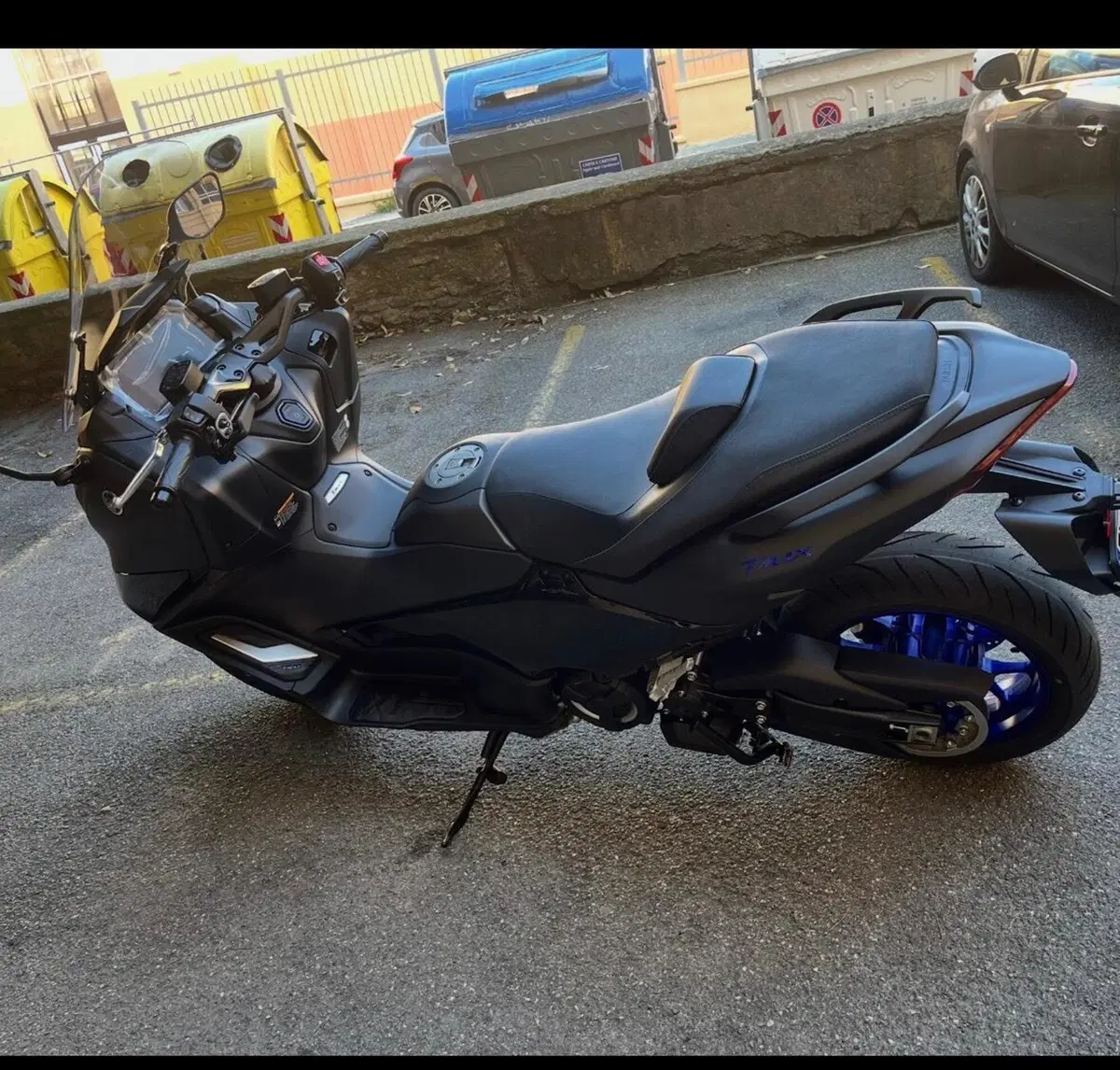 Yamaha T-Max 560 (2022 - 24) (5)