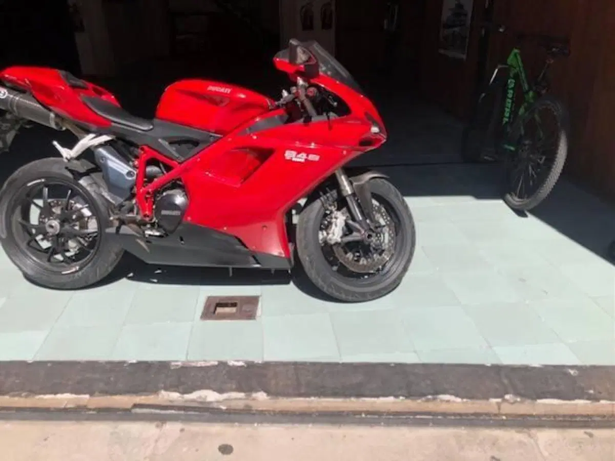 Ducati 848 (2007 - 13) (2)