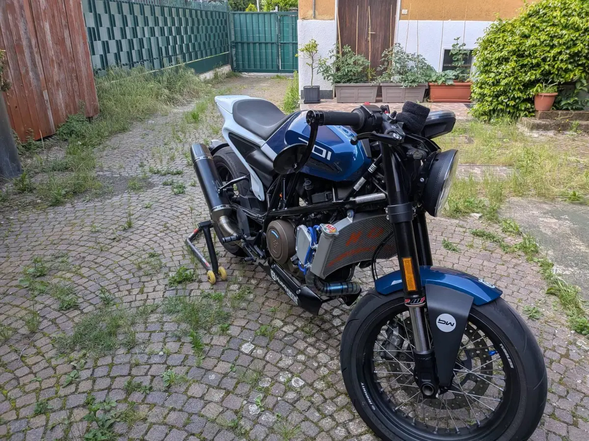 Husqvarna Vitpilen 701 (2020) (2)