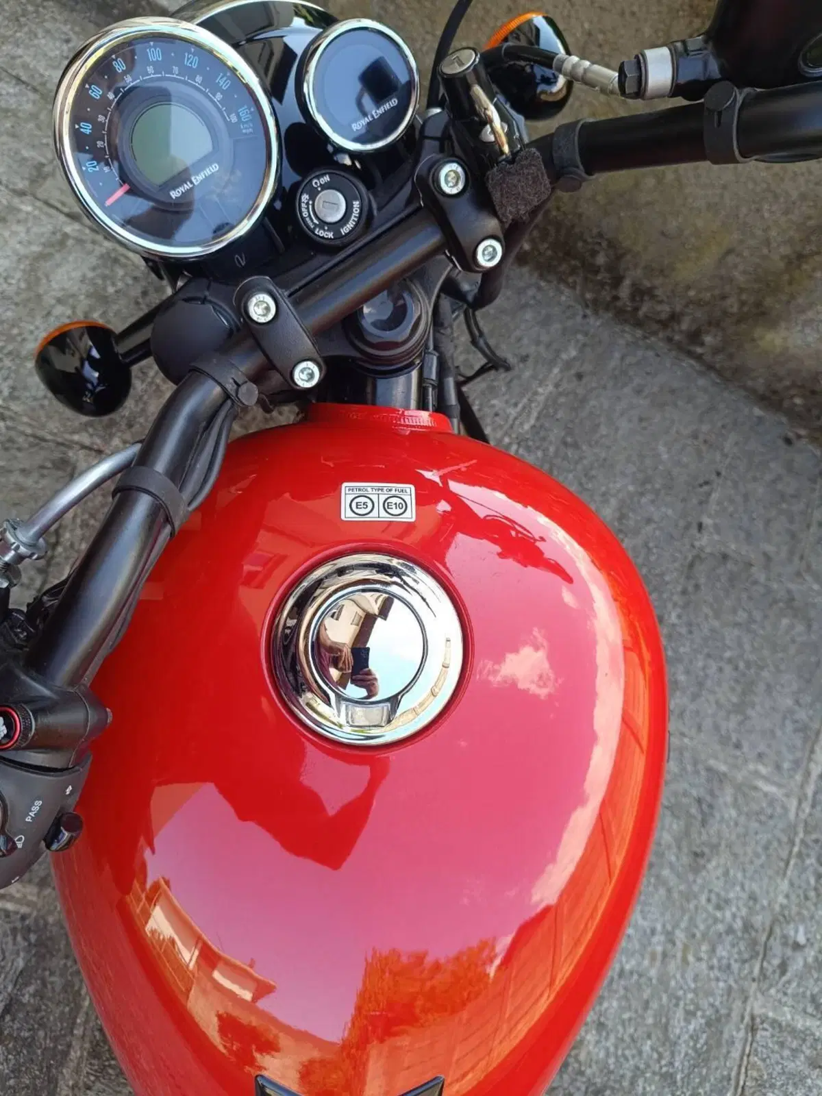 Royal Enfield Meteor 350 (2021 - 26) (6)