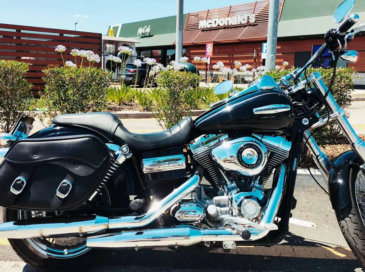 Harley-Davidson 1584 Super Glide Custom (2008 - 13) - FXDC