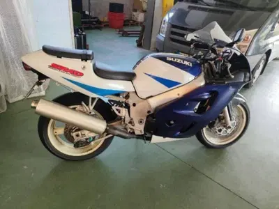 Suzuki GSX R 600 (1997 - 00) usata