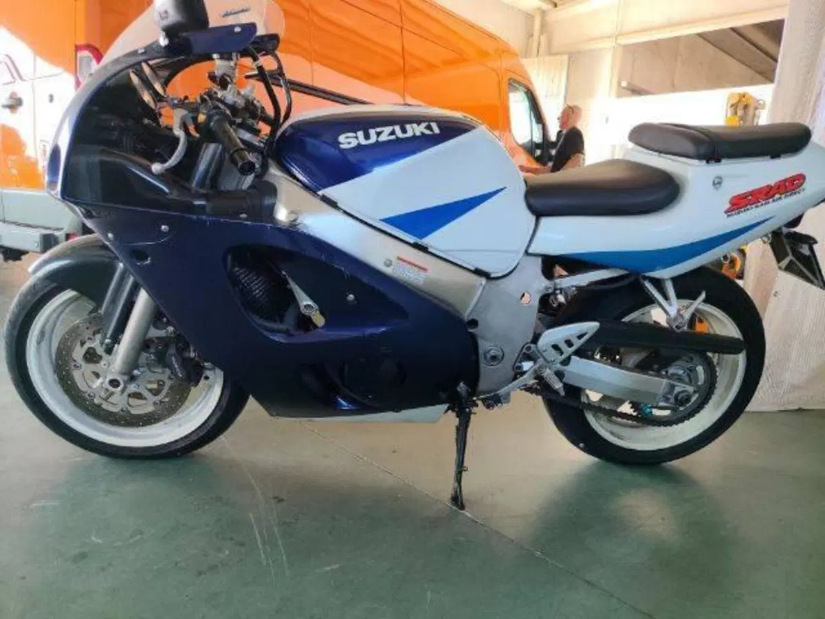 Suzuki GSX R 600 (1997 - 00) (3)