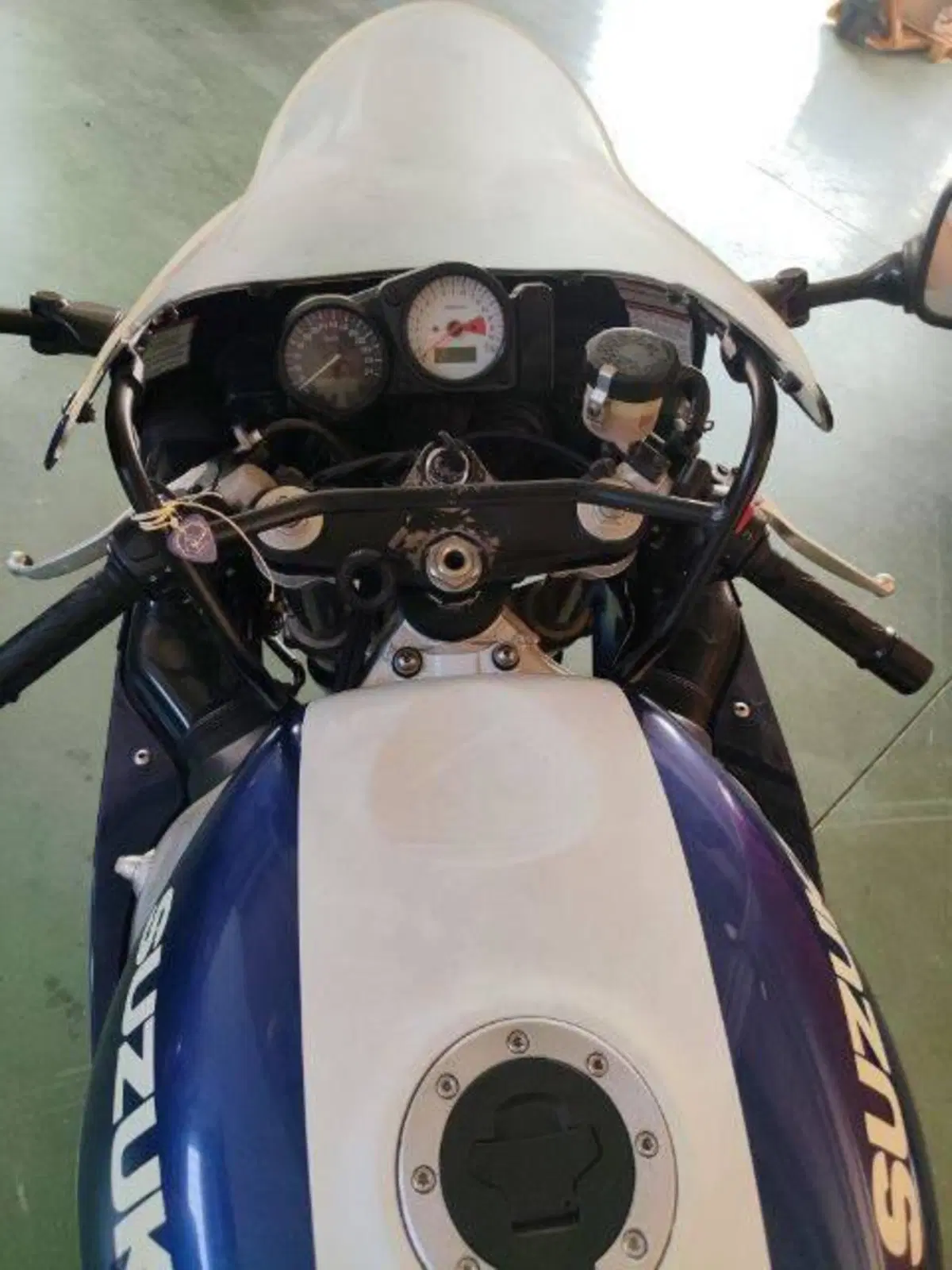 Suzuki GSX R 600 (1997 - 00) (4)