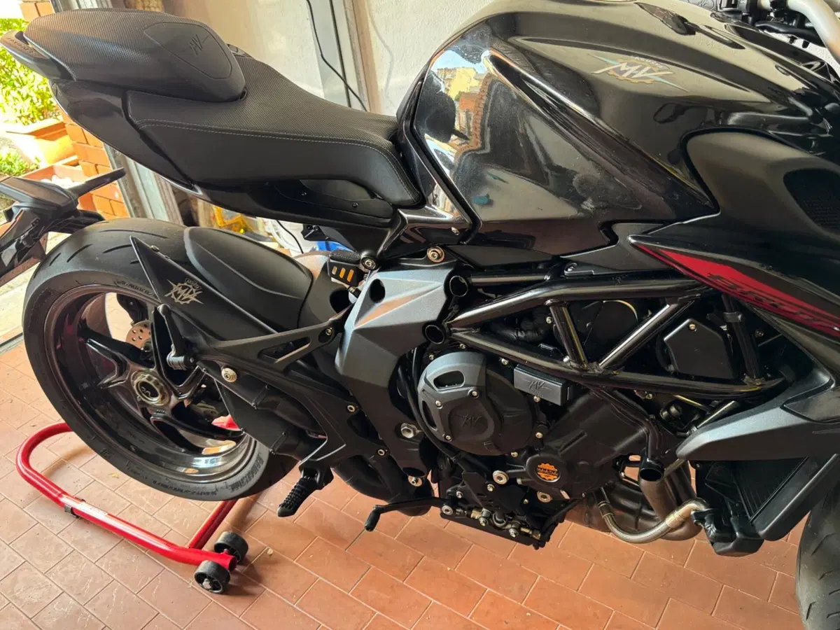 MV Agusta Brutale 800 R (2023 - 25) (4)