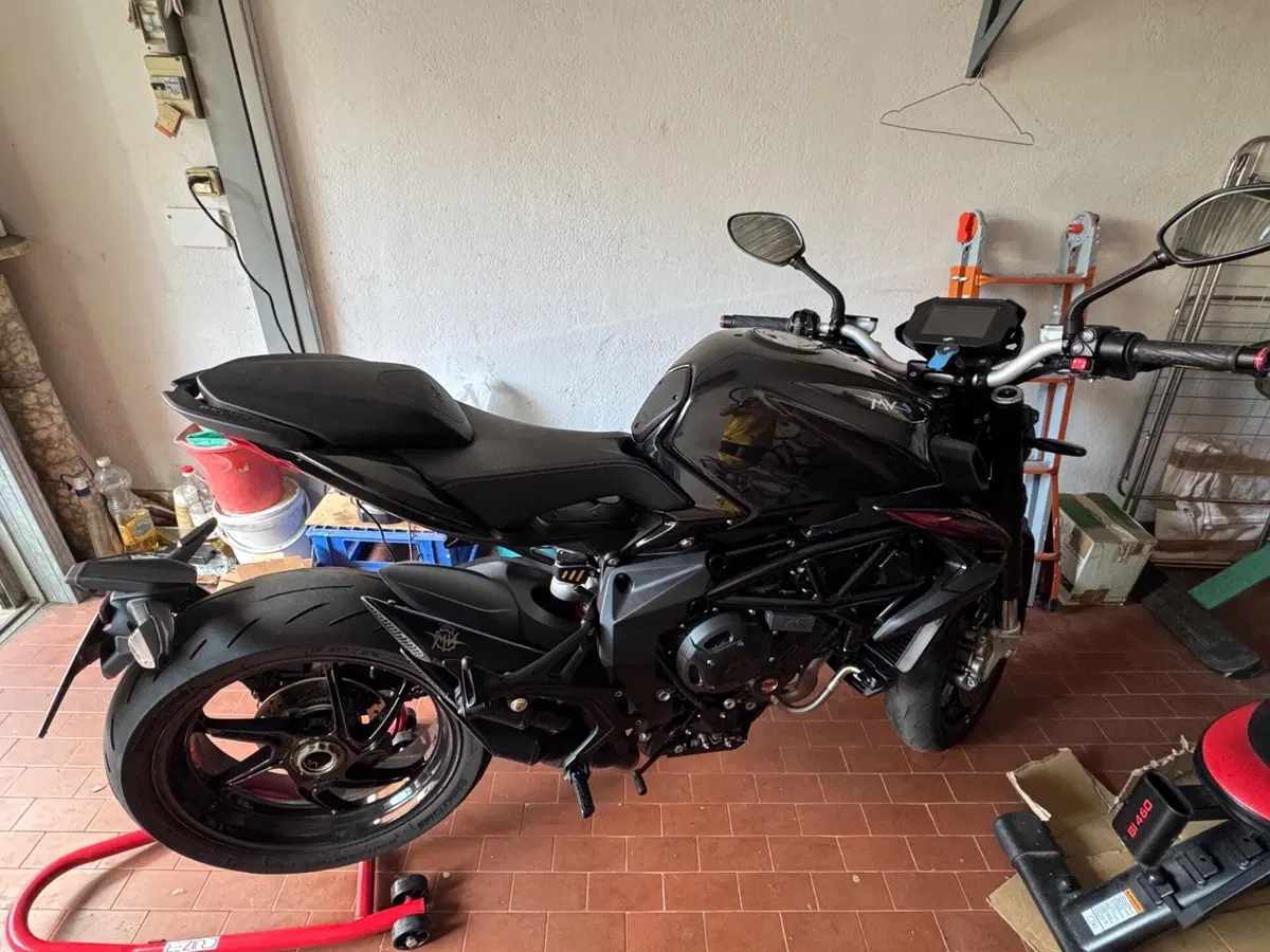 MV Agusta Brutale 800 R (2023 - 25) (5)