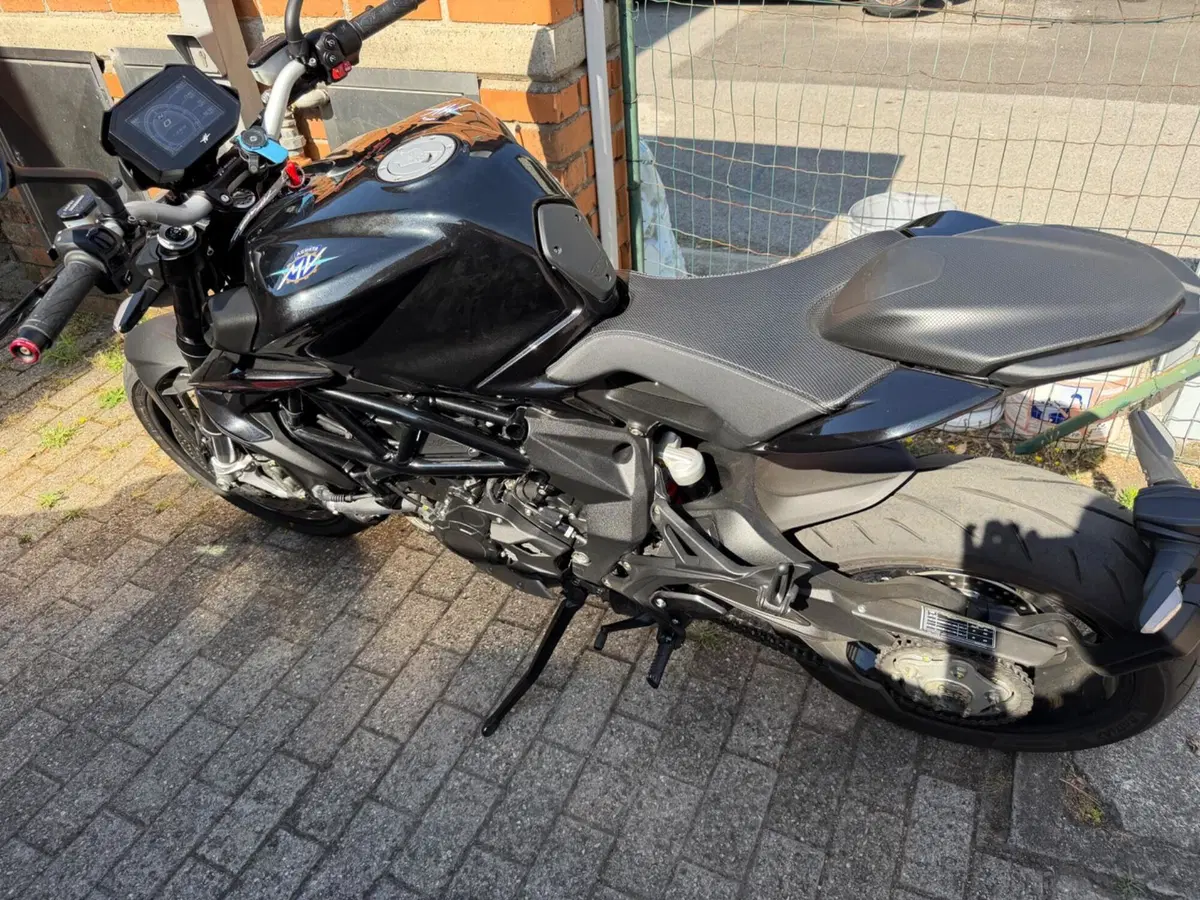 MV Agusta Brutale 800 R (2023 - 25) (6)
