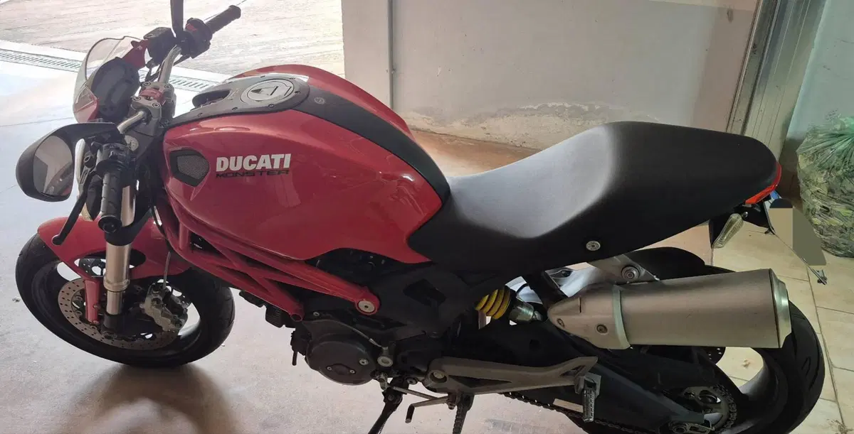 Ducati Monster 696 Plus (2007 - 14) (2)