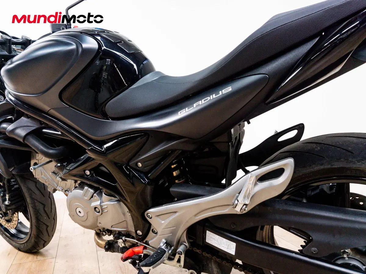 Suzuki Gladius 650 SFV ABS (2009 - 15) (10)