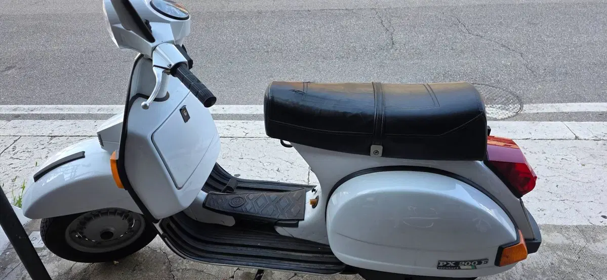 Piaggio Vespa PX 200 arcobaleno elestart