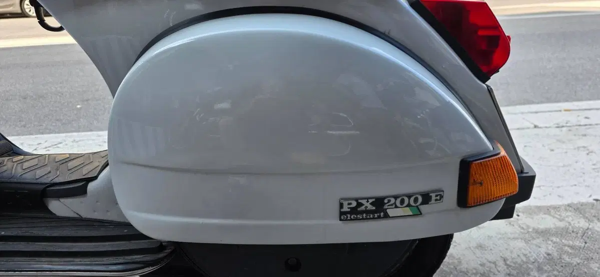 Piaggio Vespa PX 200 arcobaleno elestart (2)
