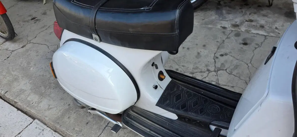 Piaggio Vespa PX 200 arcobaleno elestart (5)