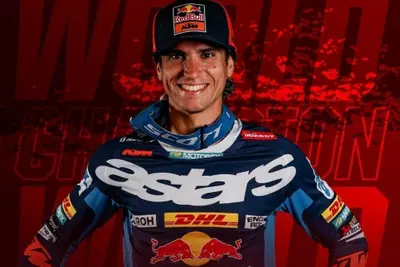 EnduroGP26 #12 Francia D2. Regolamento di conti, e Josep Garcia, KTM, &egrave; doppio Campione del Mondo. Spettacolo dell&rsquo;Enduro [VIDEO]