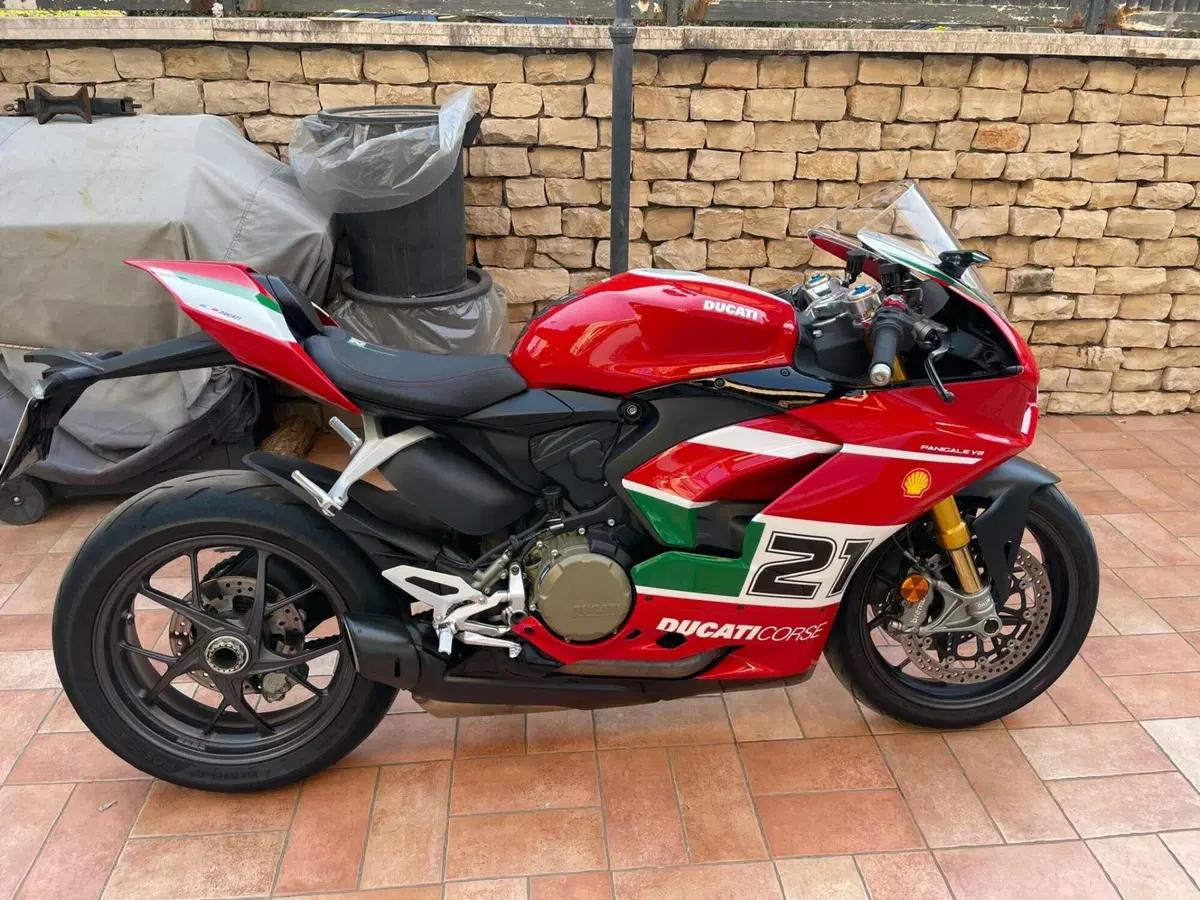 Ducati Panigale V2 Bayliss 1st Championship 20th Anniversary (2021 - 24) (4)