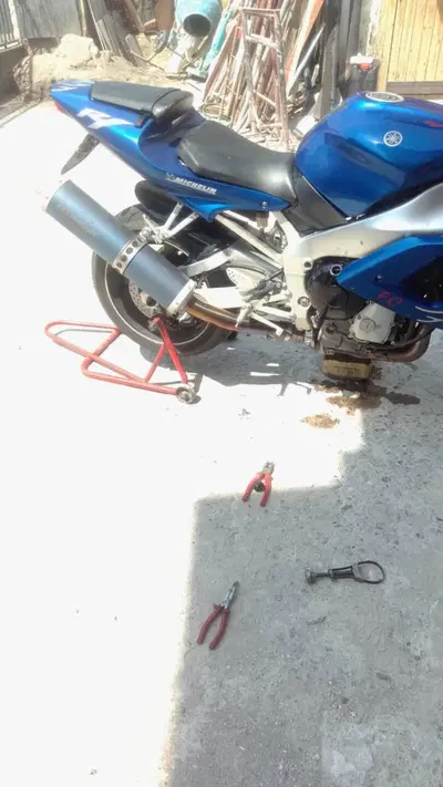 Yamaha YZF R1 (2000 - 01) usata