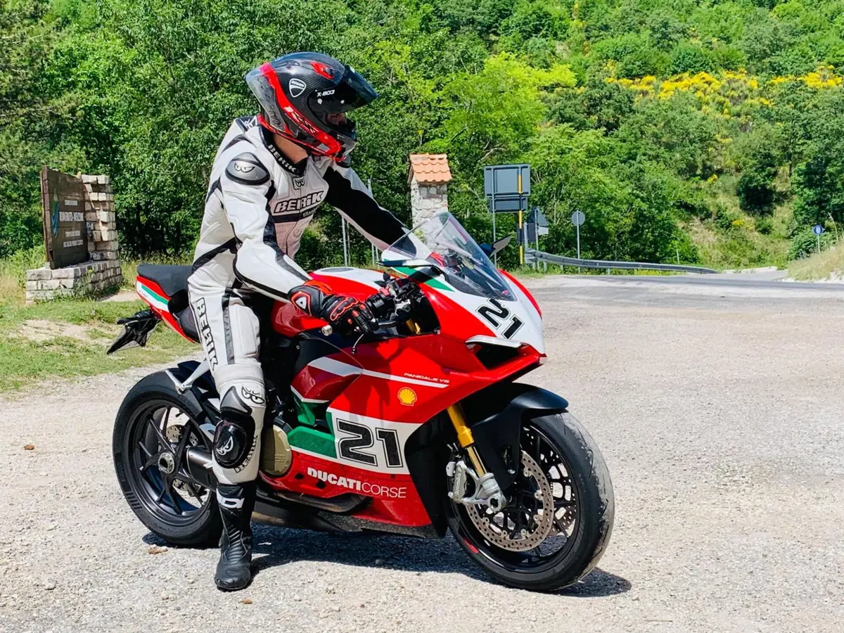 Ducati Panigale V2 Bayliss 1st Championship 20th Anniversary (2021 - 24) (9)