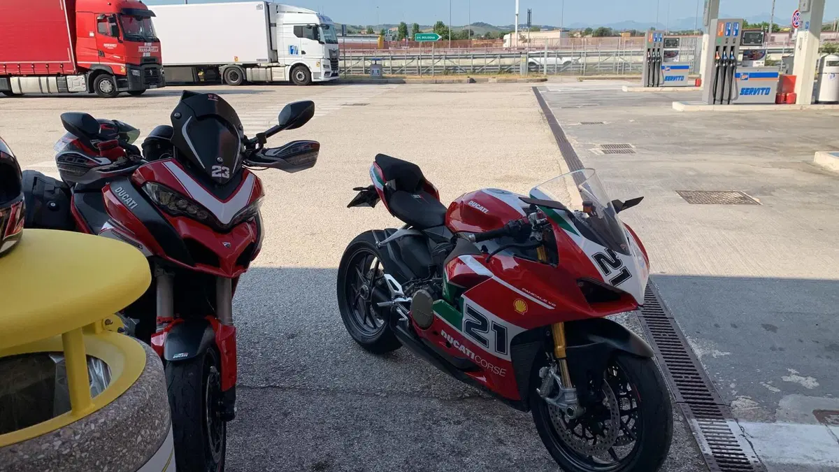 Ducati Panigale V2 Bayliss 1st Championship 20th Anniversary (2021 - 24) (10)