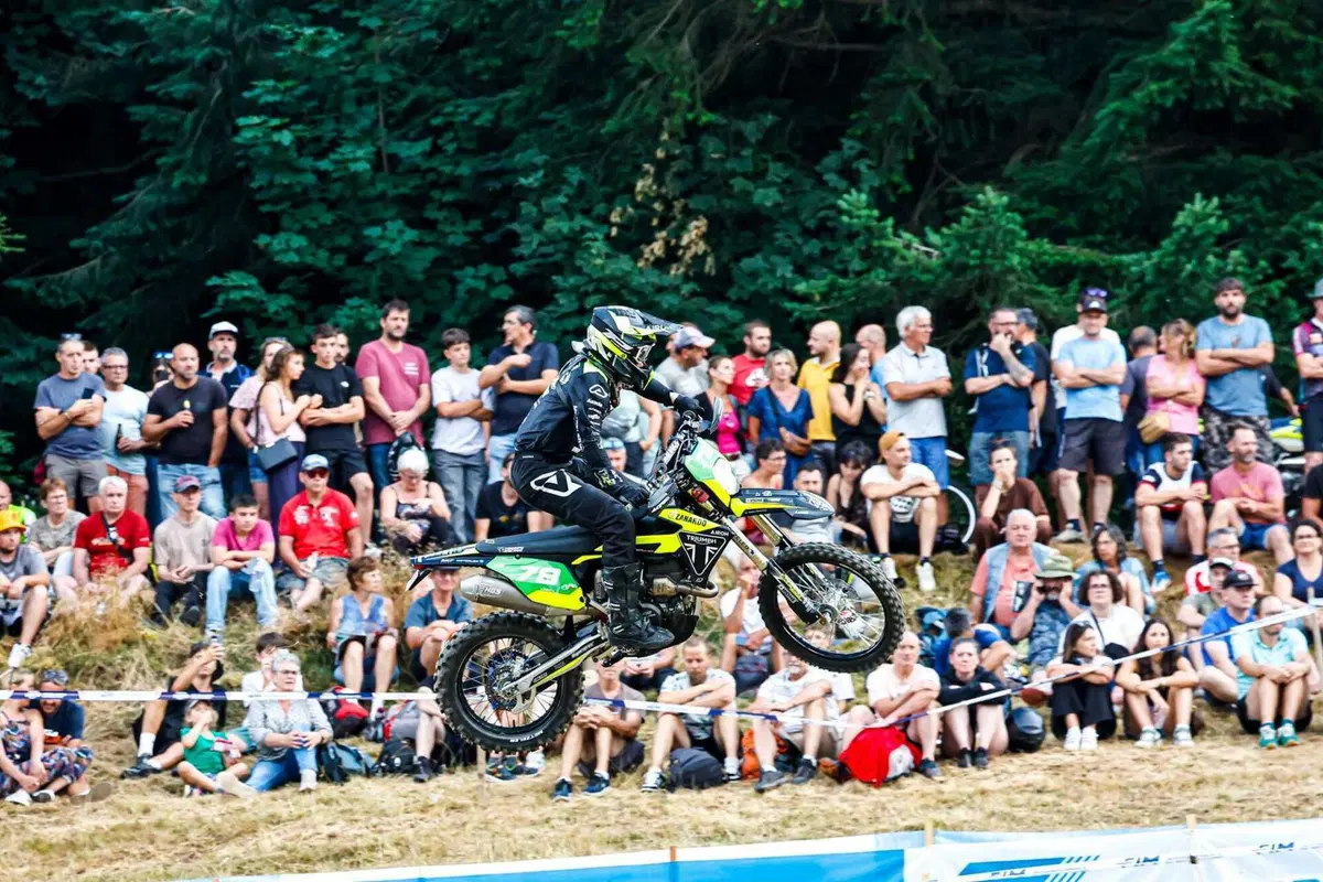 EnduroGP26 #12 Francia D2. Regolamento di conti, e Josep Garcia, KTM, è doppio Campione del Mondo. Spettacolo dell’Enduro [VIDEO] (12)