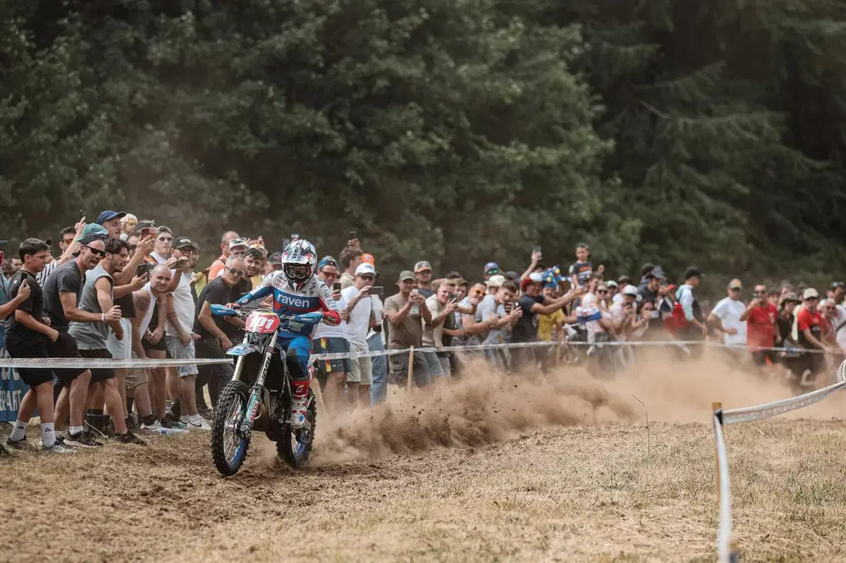 EnduroGP26 #12 Francia D2. Regolamento di conti, e Josep Garcia, KTM, è doppio Campione del Mondo. Spettacolo dell’Enduro [VIDEO] (17)