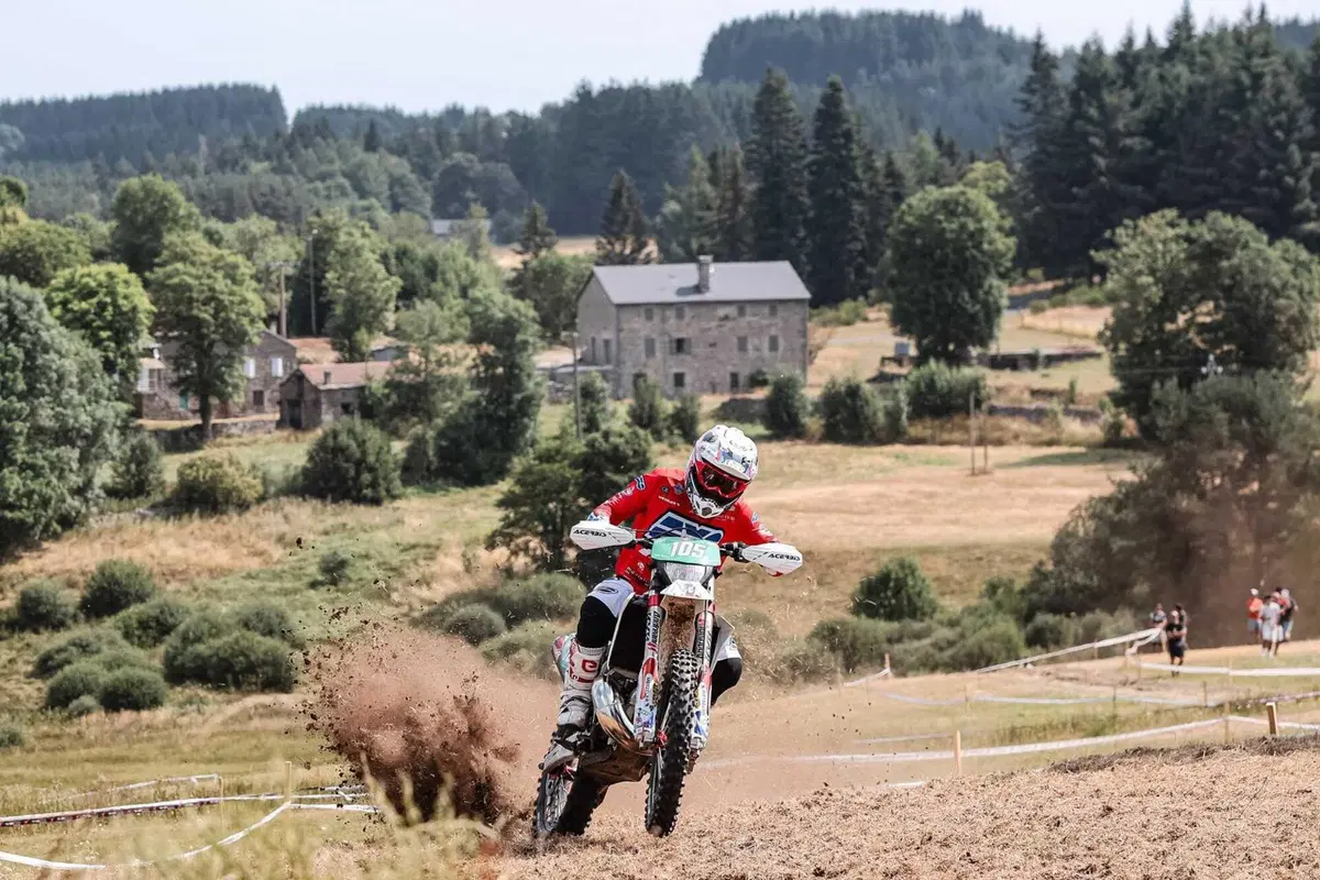 EnduroGP26 #12 Francia D2. Regolamento di conti, e Josep Garcia, KTM, è doppio Campione del Mondo. Spettacolo dell’Enduro [VIDEO] (19)