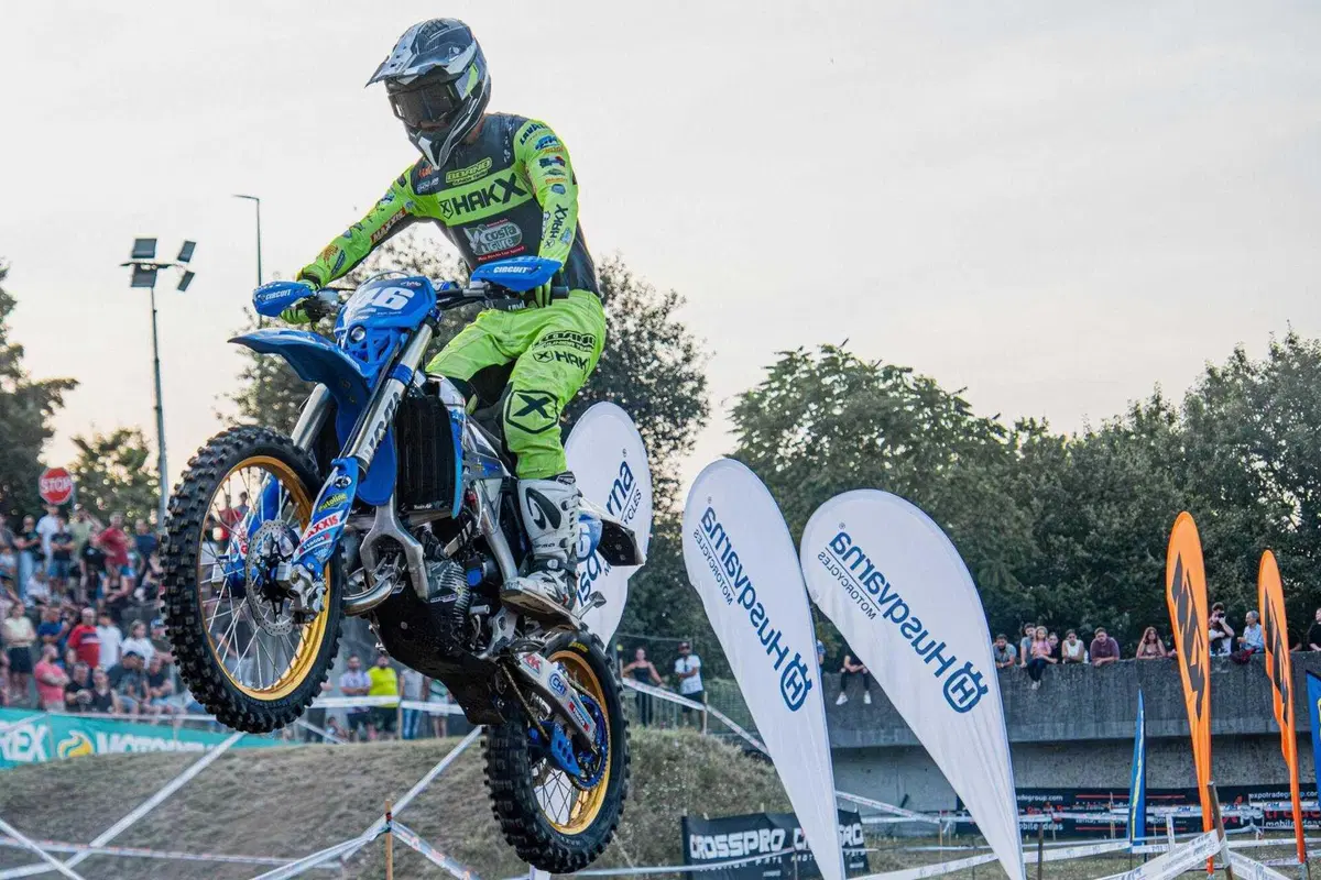 EnduroGP26 #12 Francia D2. Regolamento di conti, e Josep Garcia, KTM, è doppio Campione del Mondo. Spettacolo dell’Enduro [VIDEO] (27)