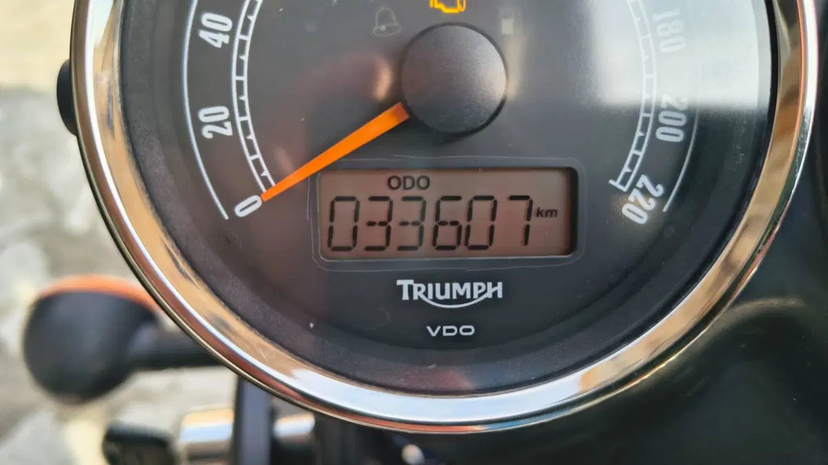 Triumph Bonneville T100 (2008 - 16) (3)