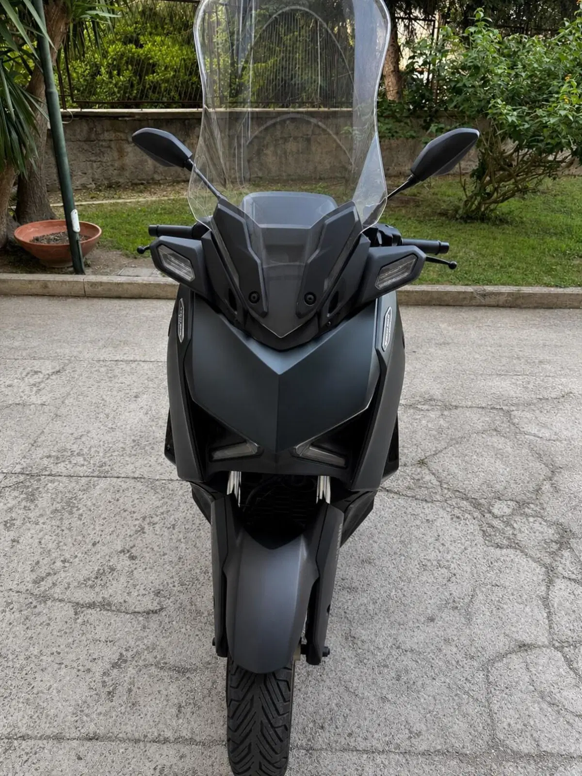 Yamaha X-Max 300 Tech Max (2021 - 24) (2)