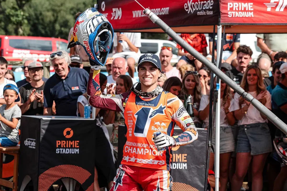 EnduroGP26 #12 Francia D2. Regolamento di conti, e Josep Garcia, KTM, è doppio Campione del Mondo. Spettacolo dell’Enduro [VIDEO] (2)