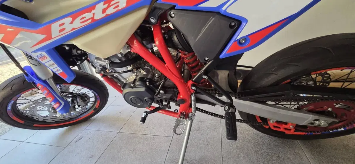 Betamotor RR 125 4T Motard R (2023 - 24) (2)