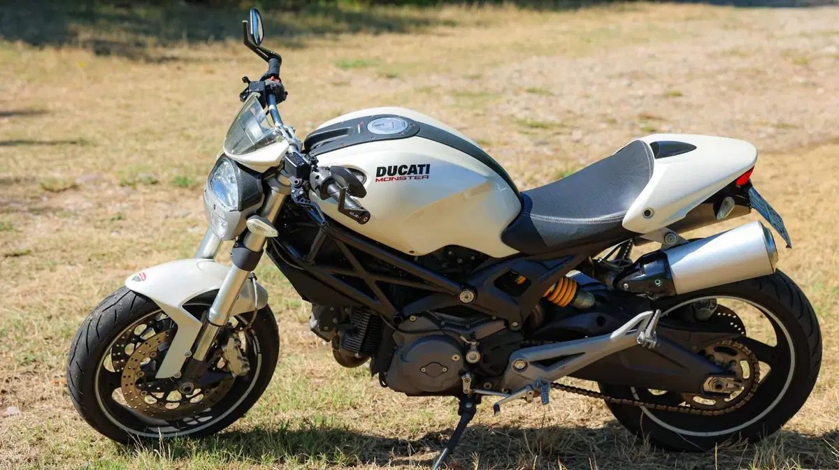 Ducati Monster 696 Plus (2007 - 14) (7)