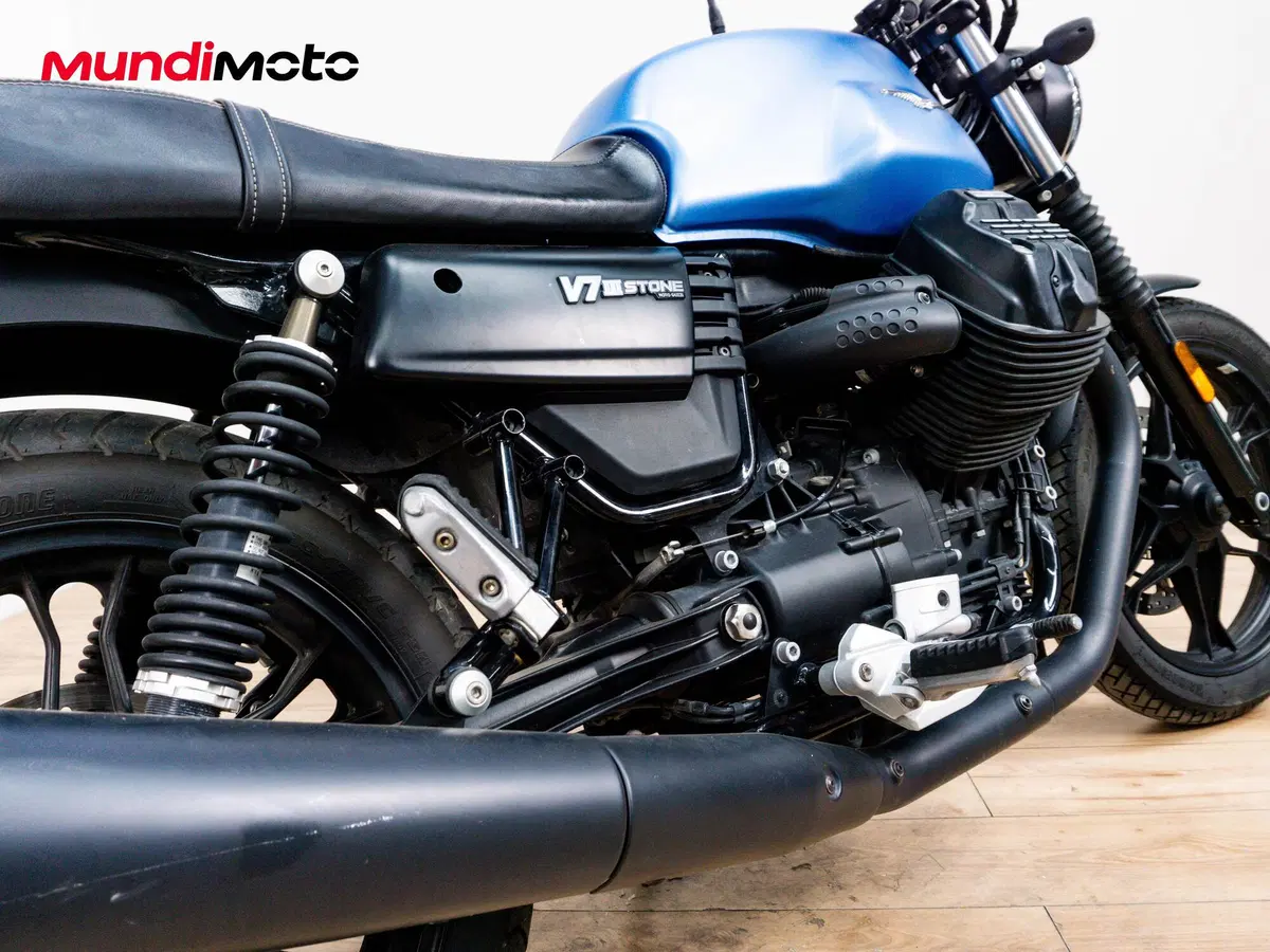 Moto Guzzi V7 Stone (2012 - 15) (4)