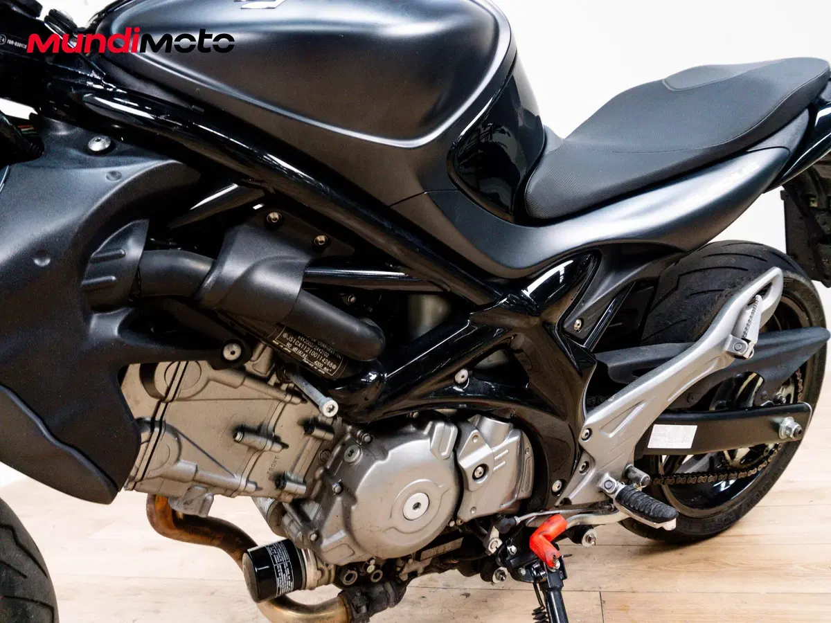 Suzuki Gladius 650 SFV ABS (2009 - 15) (9)