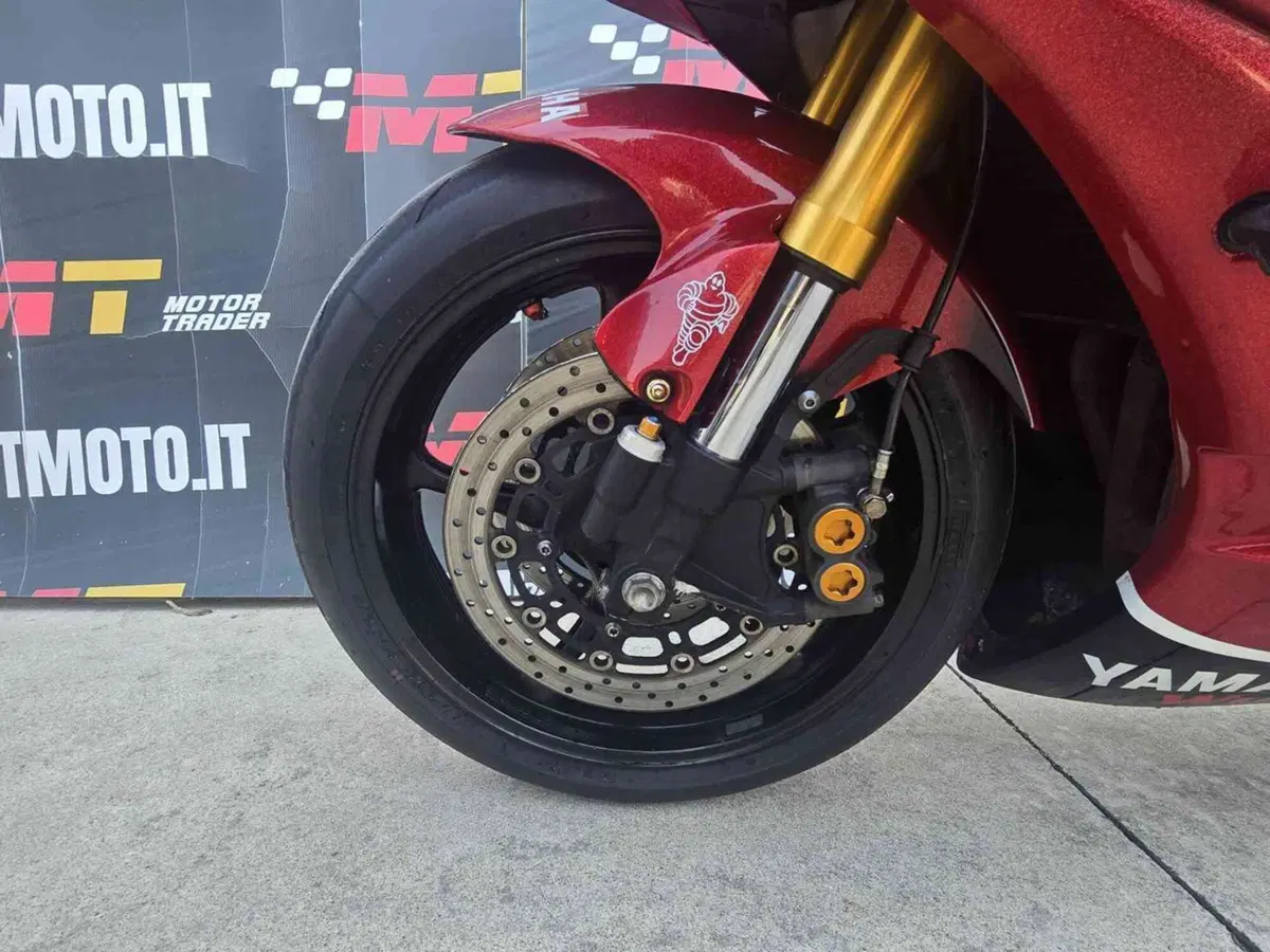 Yamaha YZF R6 (2006 - 07) (7)
