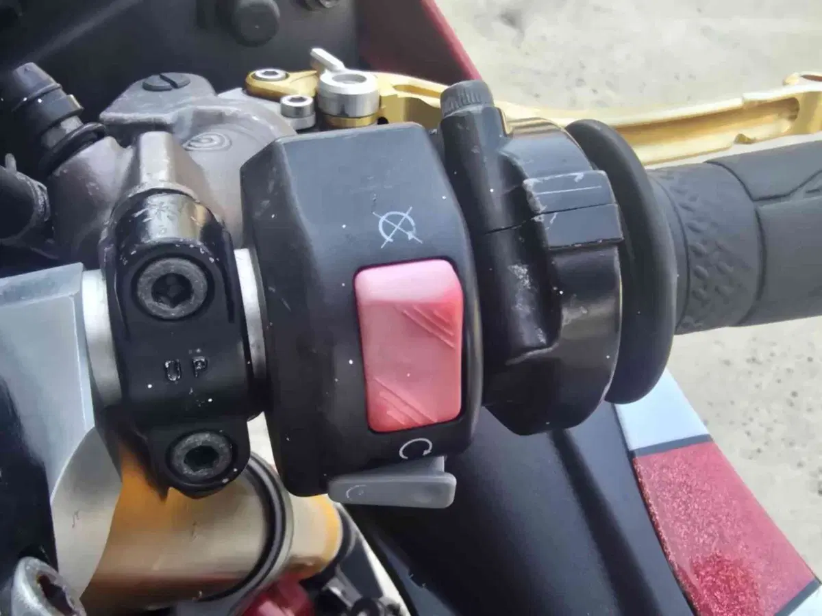 Yamaha YZF R6 (2006 - 07) (15)