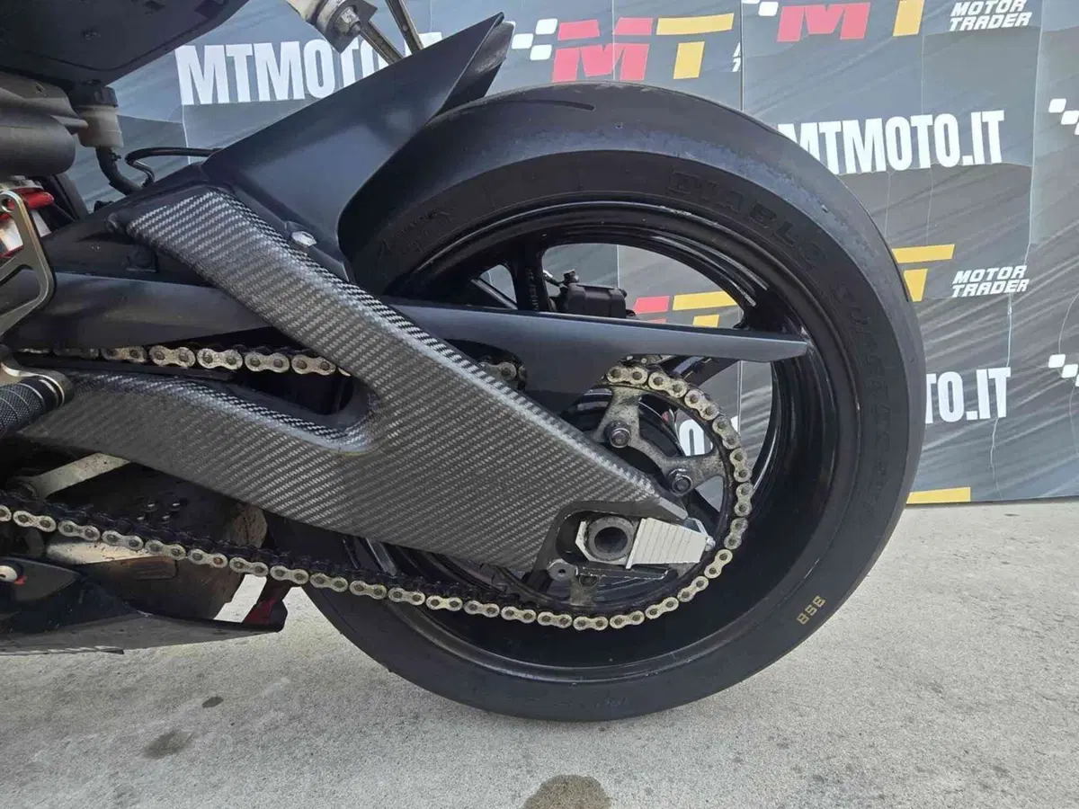 Yamaha YZF R6 (2006 - 07) (10)