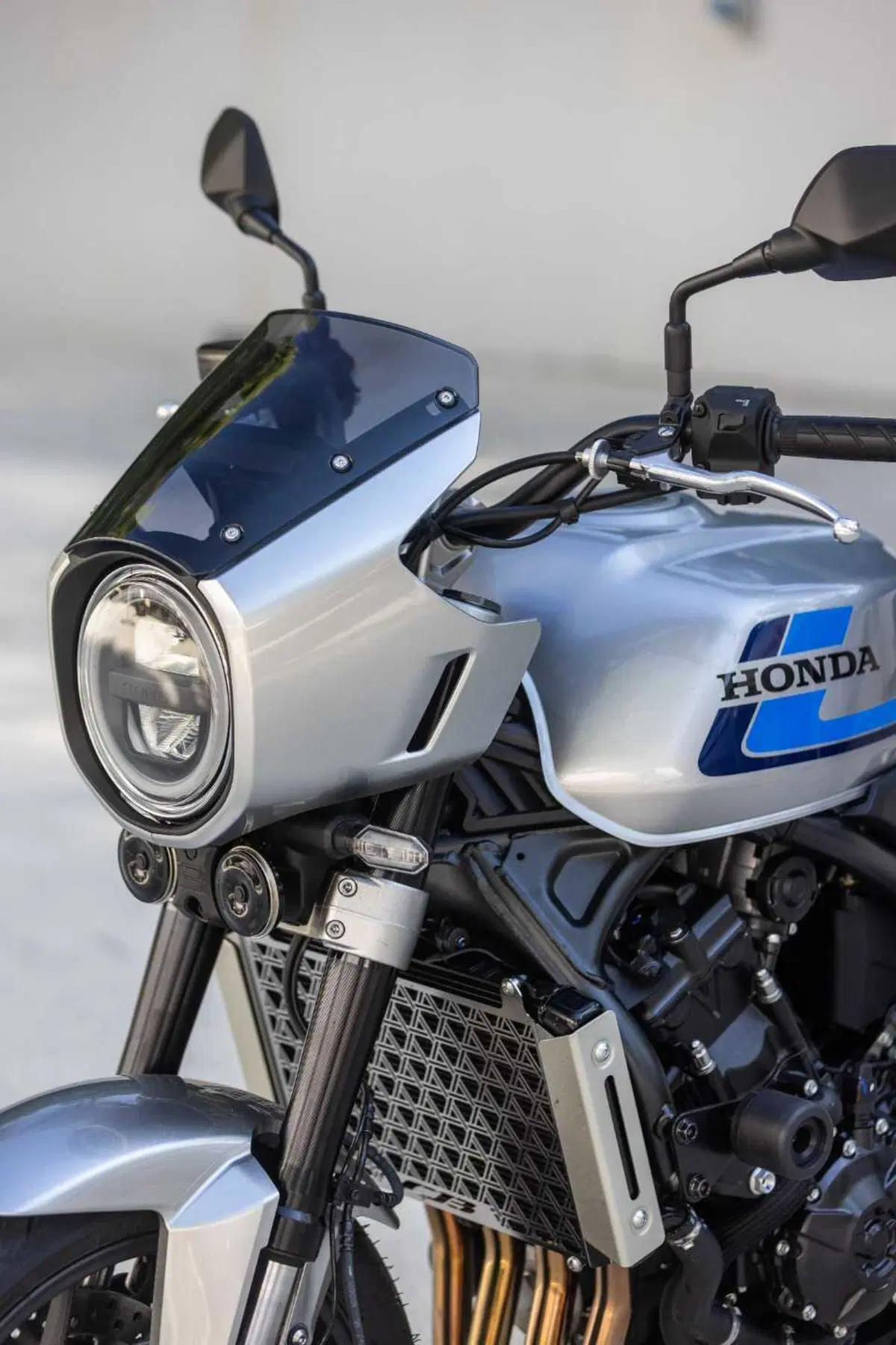 Honda CB1000F TEST: il mito degli anni '80 rivive in chiave moderna. Pregi e difetti [VIDEO E GALLERY] (15)