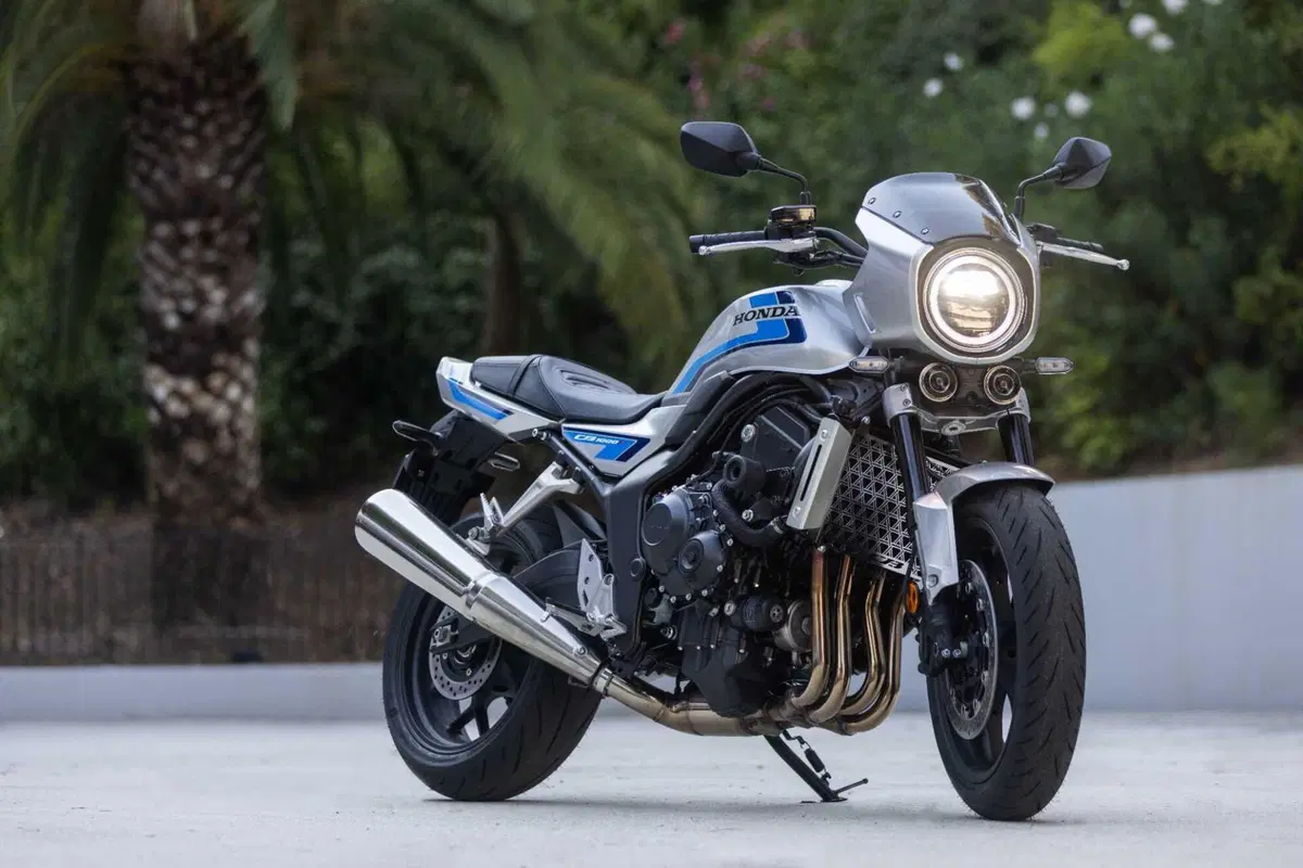 Honda CB1000F TEST: il mito degli anni '80 rivive in chiave moderna. Pregi e difetti [VIDEO E GALLERY] (18)