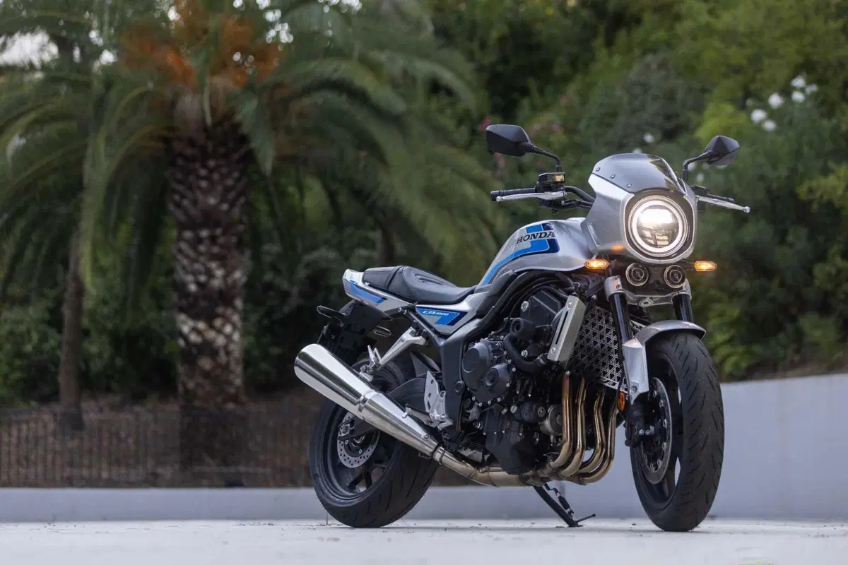 Honda CB1000F TEST: il mito degli anni '80 rivive in chiave moderna. Pregi e difetti [VIDEO E GALLERY] (22)
