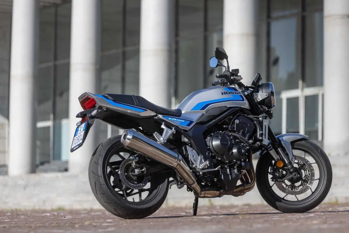 Honda CB1000F TEST: il mito degli anni '80 rivive in chiave moderna. Pregi e difetti [VIDEO E GALLERY] (28)