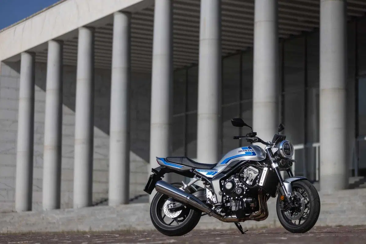 Honda CB1000F TEST: il mito degli anni '80 rivive in chiave moderna. Pregi e difetti [VIDEO E GALLERY] (30)