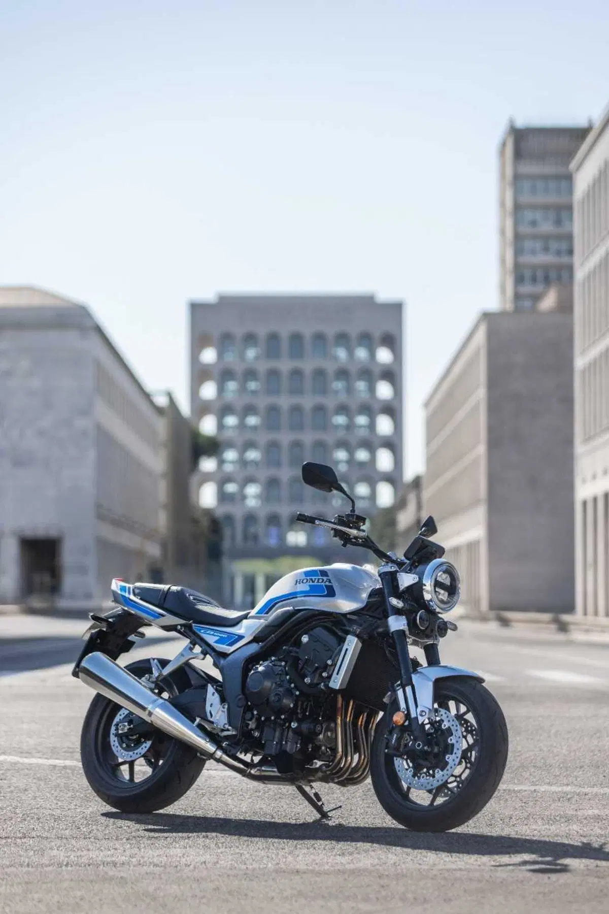 Honda CB1000F TEST: il mito degli anni '80 rivive in chiave moderna. Pregi e difetti [VIDEO E GALLERY] (38)