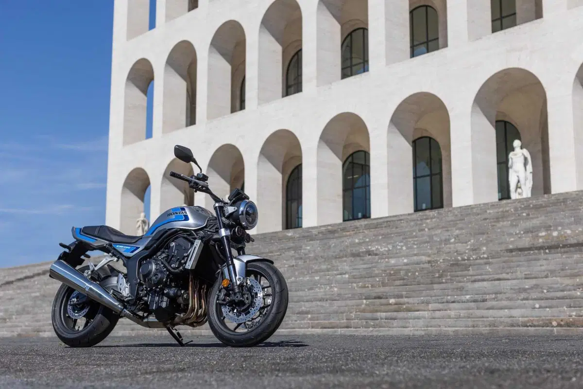 Honda CB1000F TEST: il mito degli anni '80 rivive in chiave moderna. Pregi e difetti [VIDEO E GALLERY] (39)